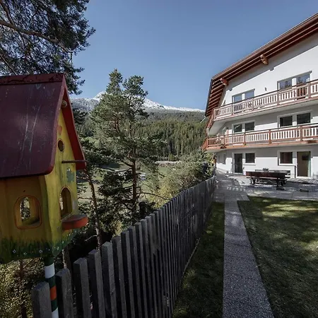 Mount Everest Apartment