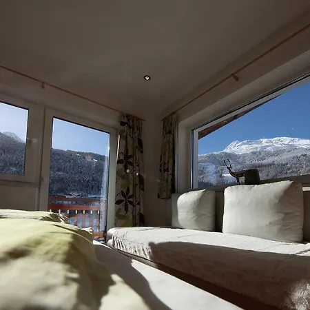 Mount Everest Apartment *