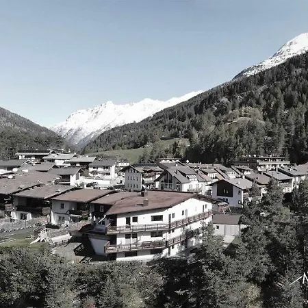 마운트 에베레스트 *